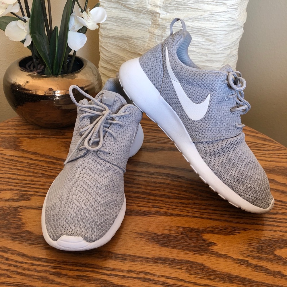 Nike Roshe grey